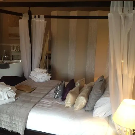 The Castle House Couette-café 4*