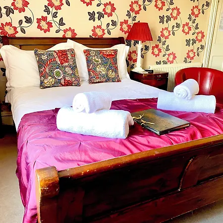 The Castle House לינה וארוחת בוקר 4*
