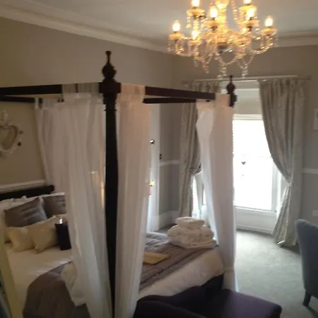 The Castle House לינה וארוחת בוקר 4*