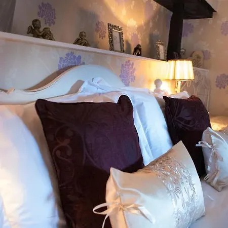 The Castle House Bed & Breakfast 4*