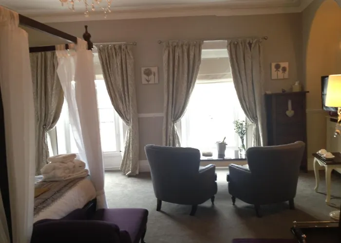 Bed & Breakfast The Castle House 4*