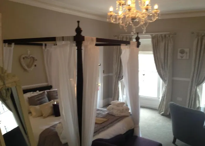 The Castle House Bed & Breakfast 4*