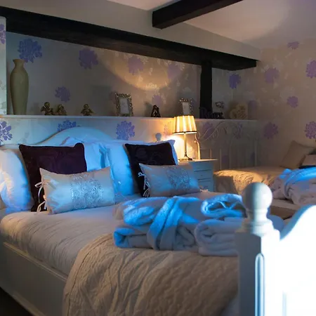 The Castle House Oda ve Kahvaltı 4*